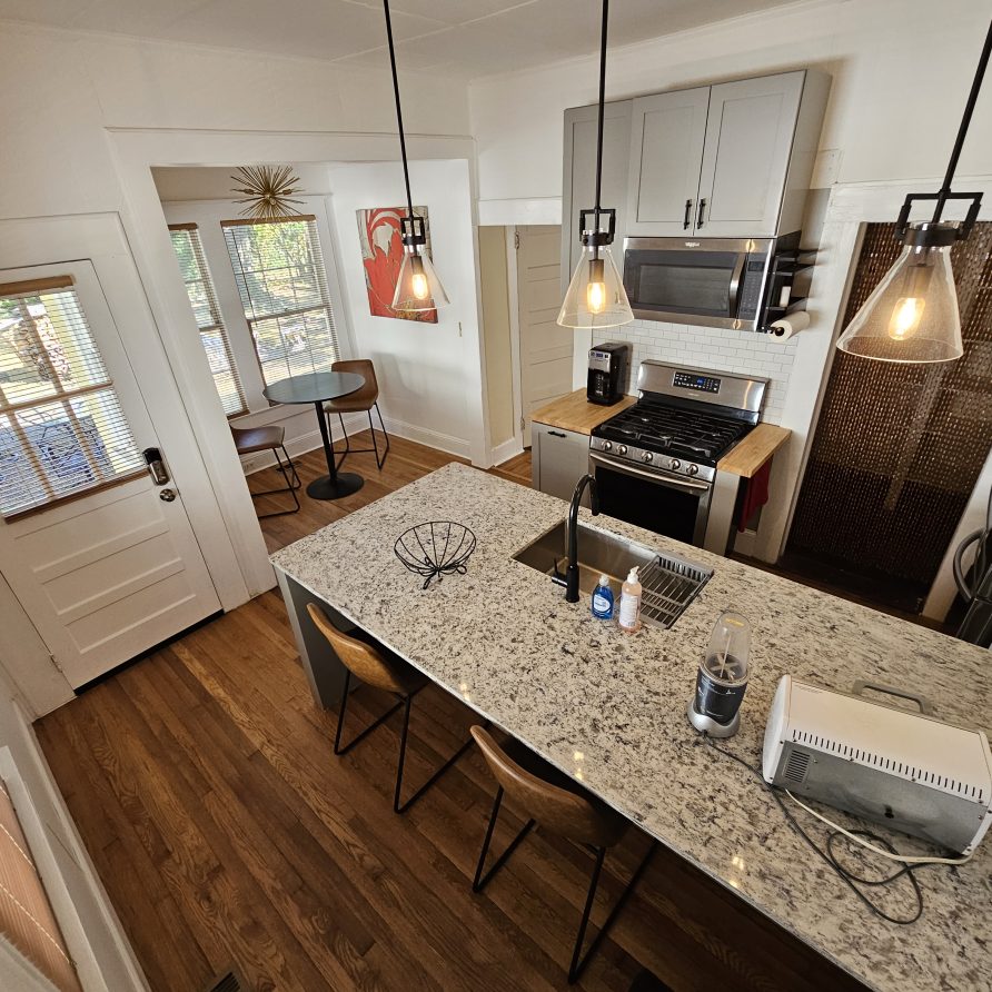 Downstairs Harbor House Apartment – Wilmington vacation rental kitchen