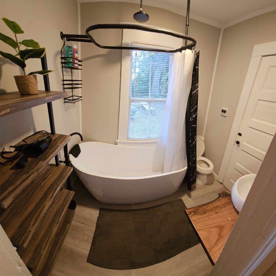 Downstairs Harbor House Apartment – Wilmington vacation rental bathroom