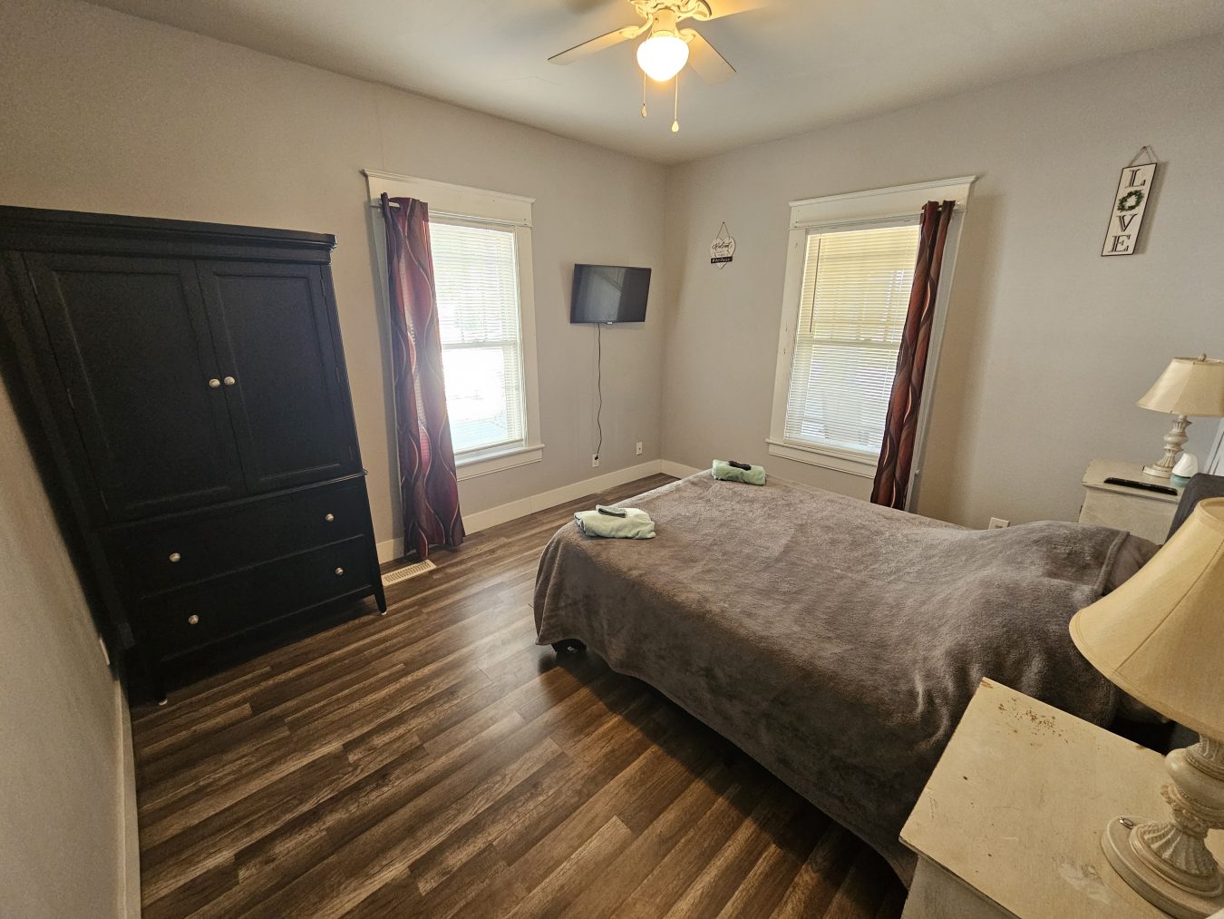 Room 1 Greensboro Bungalow