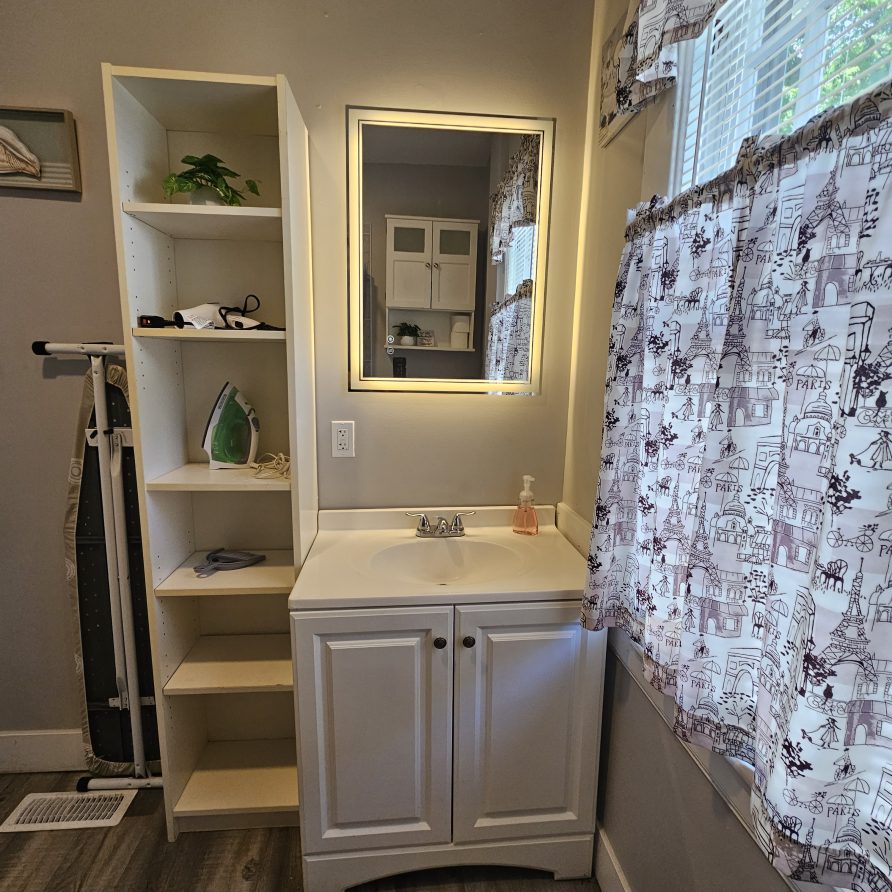 Greensboro room rental shared bathroom